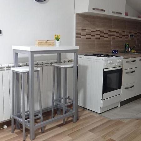 Sleep And Drive No7 Apartment Sarajevo Ngoại thất bức ảnh